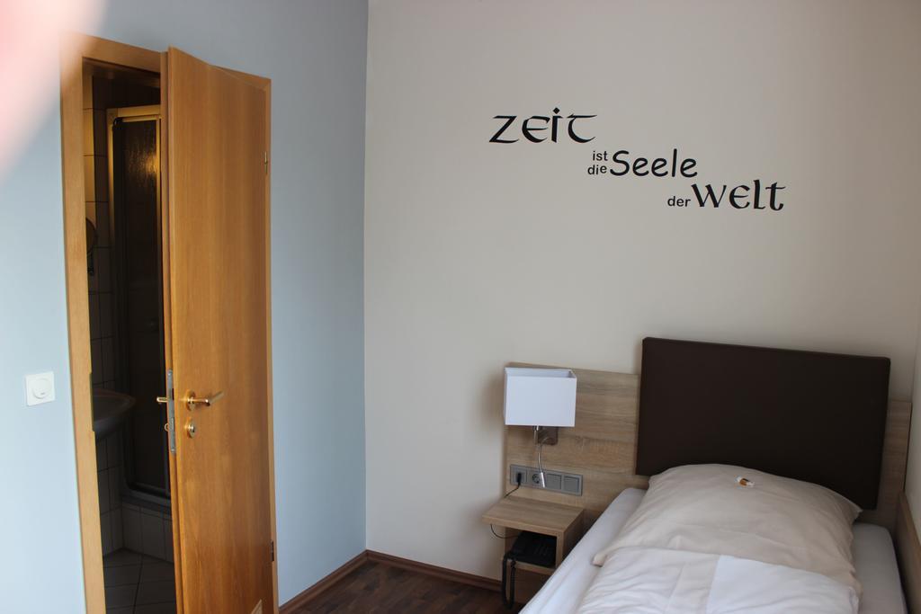 Hotel Dreimaedelhaus Espelkamp-Mittwald Exteriör bild